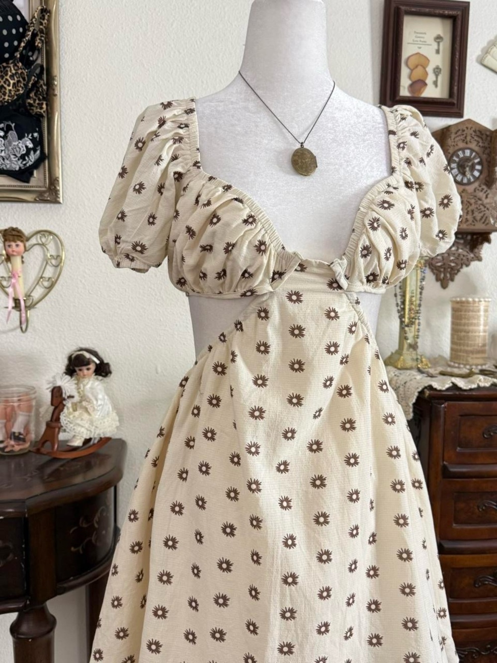 Ivory Floral Cutout Mini Dress - Puff Sleeve - Picture 3 of 6